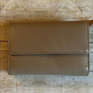 mundi Leather Wallet in tan